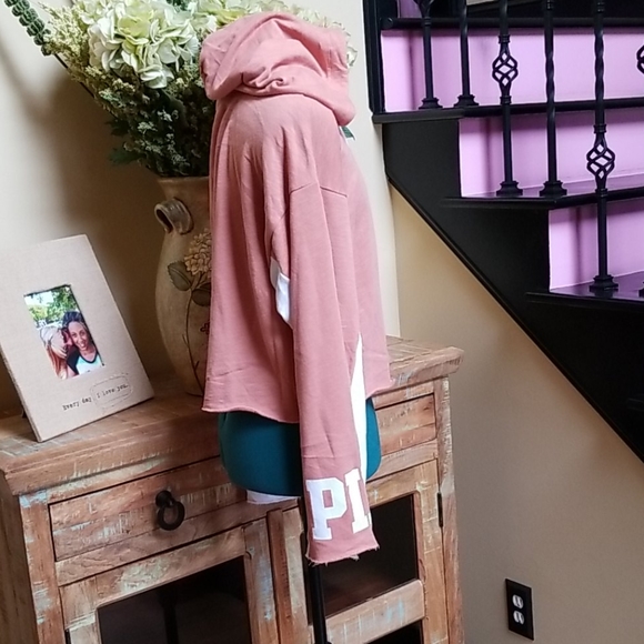 New PINK VS Hooded Crop Pullover - SZ L - Picture 4 of 8